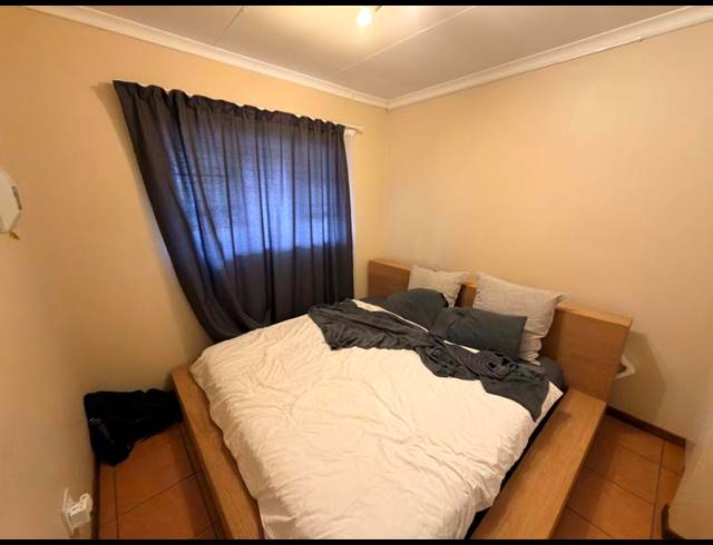 1 BEDROOM APARTMENT FOR SALE IN HALFWAY HOUSE